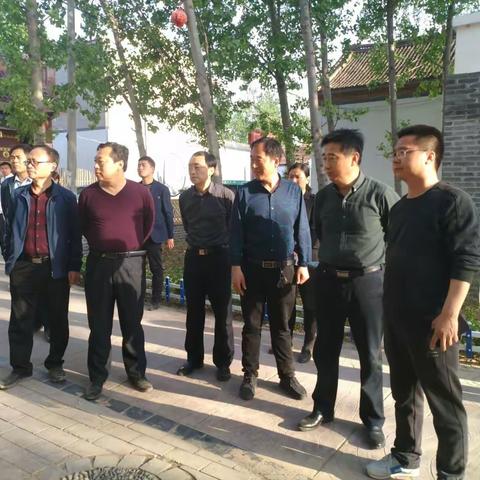 市委改革办副主任王建中、董志中一行到十里铺乡金安村调研