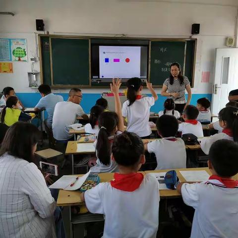 深化课程建设，助推学校教育教学高质量发展