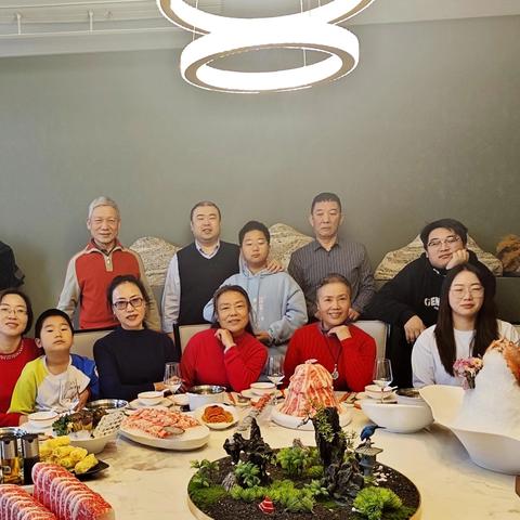 乙巳蛇年，祥光纳瑞