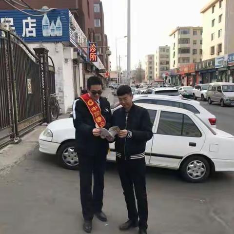 建行包头分行营业室开展走进社区消费者权益保护活动