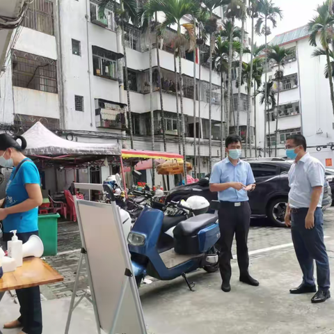 “响应号召 冲锋在前”开展疫情防控志愿服务 织密织严疫情防控网
