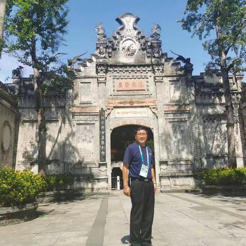 刘文彩的《收租院》