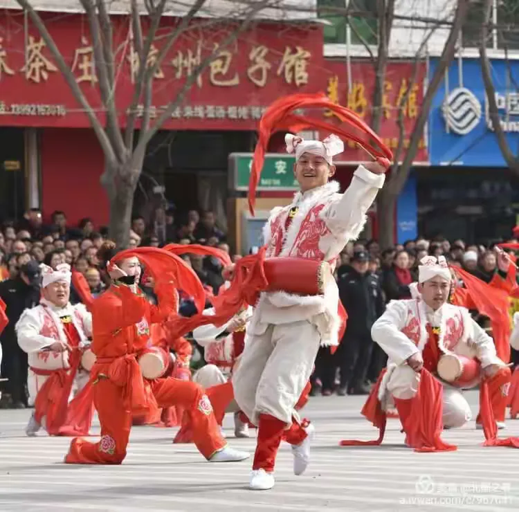 红都志丹秧歌红