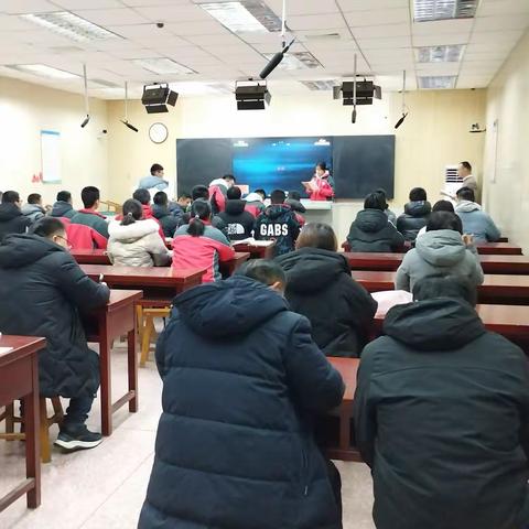 创新思维课堂，尽显理性光辉——记菏泽一中人民路校区高二年级语文学科教研活动