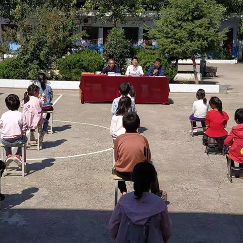 宅延小学召开开学典礼既阅读主题教育活动