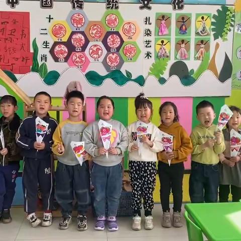 温情三八，爱意浓浓——黄花店镇八里桥幼儿园开展“三八妇女节”主题教育活动