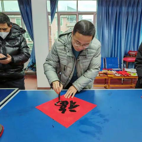 挥毫泼墨迎新春——大余县税务局 博物馆2023年“迎兔年 写春联 送祝福”主题活动