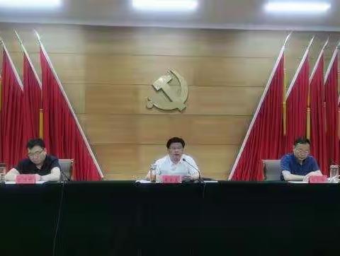 开展河道日常巡查，履行河长责任