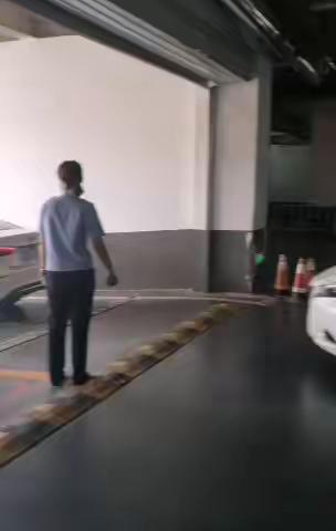 团结一致，为民服务，再创佳绩！