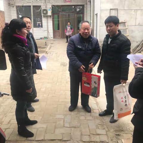 雨金街道扎实开展“进万家门 访万家情 解万家难 暖万家心”活动