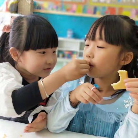 传递商城园孩子们的“快乐六一周”———第五天：幸福分享日