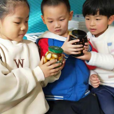 腊八大寒辞旧月  吉祥如意迎新春——临沂商城实验学校幼儿园大二班腊八节主题