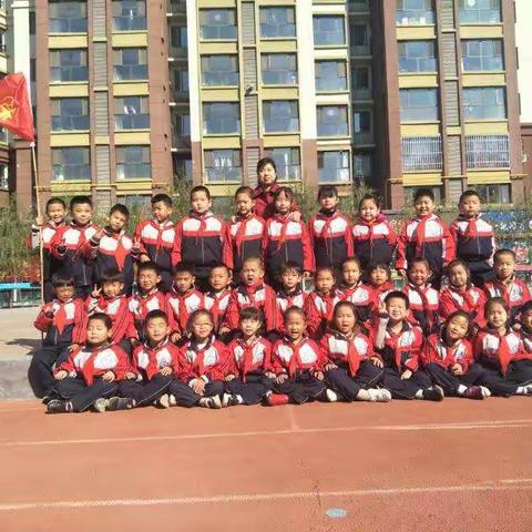 我们很高兴成为一名少先队员了!