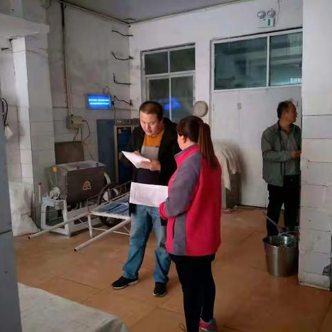 邱城镇中心校部对邱城镇所属民办学校的安全、食堂卫生、校园环境、消防、疾病防控等问题进行了督导检查。