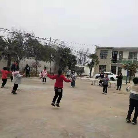 跳跃吧，少年，跳出精彩童年！尹楼小学庆元旦跳绳比赛于2021.12.31下午顺利举行！