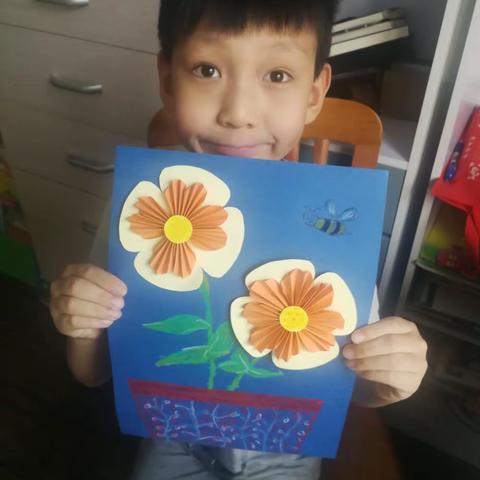 努力着，快乐着———船营四小                   三（三）中队 杨晟茗