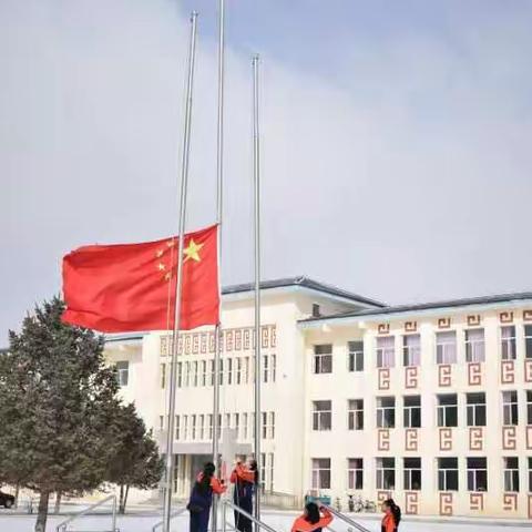 【正蓝旗黑城子小学】国旗下的讲话“与雷锋同行”