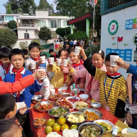 爱劳动 爱生活  我是小厨神——四年级参加厨艺比拼小记