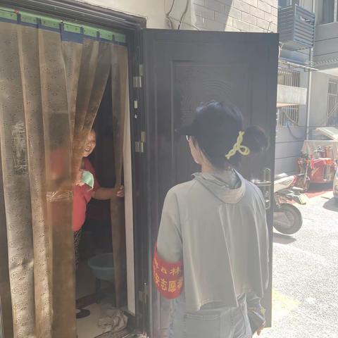 让“红袖章”在碑林飘起来 我们在行动———下马陵社区开展“红袖章”巡查工作