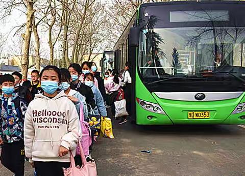 校施我恩泽 我为校扬威——叶县第二实验学校、昆北学校、保安镇中心小学、柳庄小学五年级学生实践活动纪实