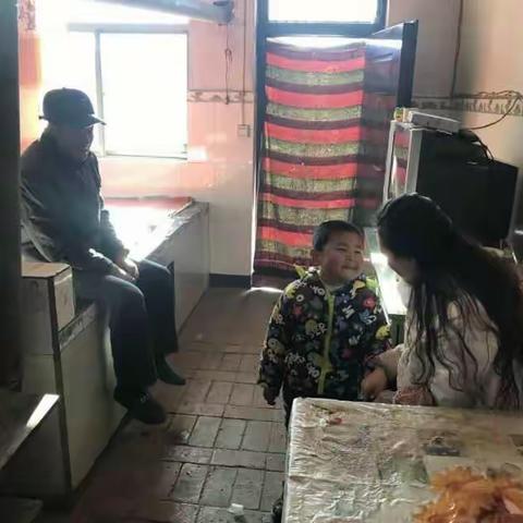 黄陵县田庄镇中心幼儿园开展“一补两送一议”暨“寒假精准资助基层行”活动纪实