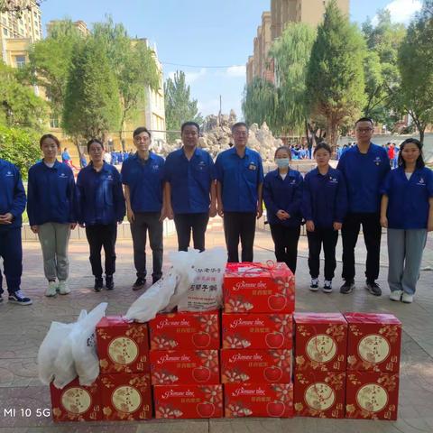 力克橡塑公司开展中秋慰问单身职工活动