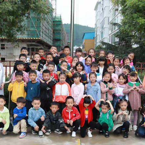 迎着春风 相聚校园——秀山第一小学一（1）班作业展评