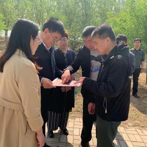 假日忙办公 项目再发力