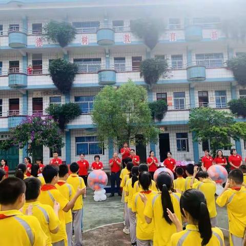 “沐浴阳光，做最美毕业生”——记龙门县永汉镇中心小学毕业班动员大会活动