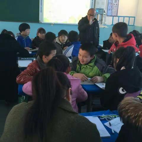 叶老师深入课堂，示范教学 ——我校“学导练”课堂教学的率先垂范！