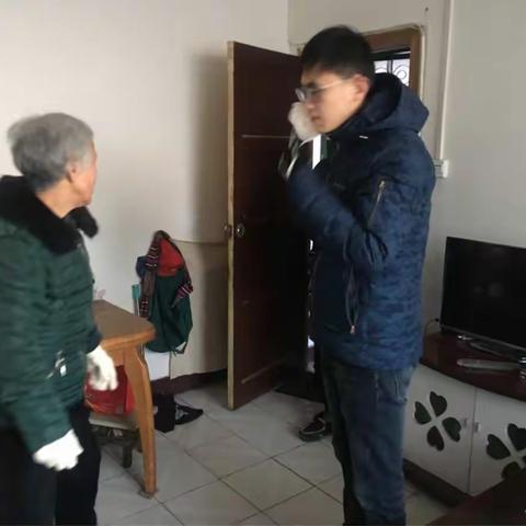 莲湖区民政局与青年路街道办入户走访西药辖区困难群众