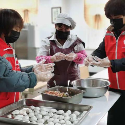 元宵节：她们做的汤圆很“甜”