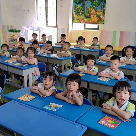 【贝英美绿城幼儿园 大二班 一日生活回忆录】📸