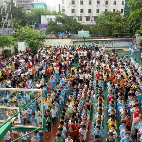 新起点，新希望，新辉煌——三亚双品学校西区2017-2018学年度开学典礼暨表彰大会