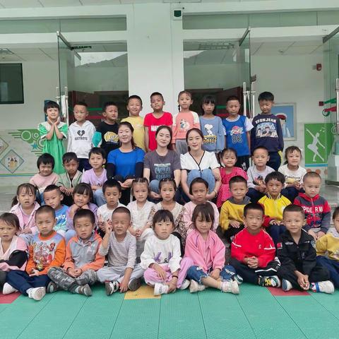 “南”得遇见，美食“童”享——维登乡中心幼儿园大（二）班制作南瓜饼活动