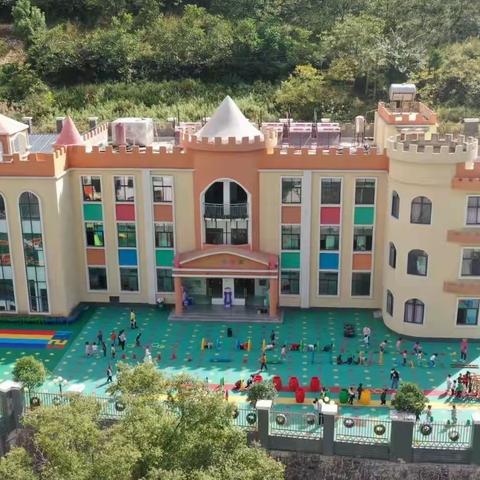 “开心农场，收获喜悦”——维登乡中心幼儿园蔬菜义卖活动