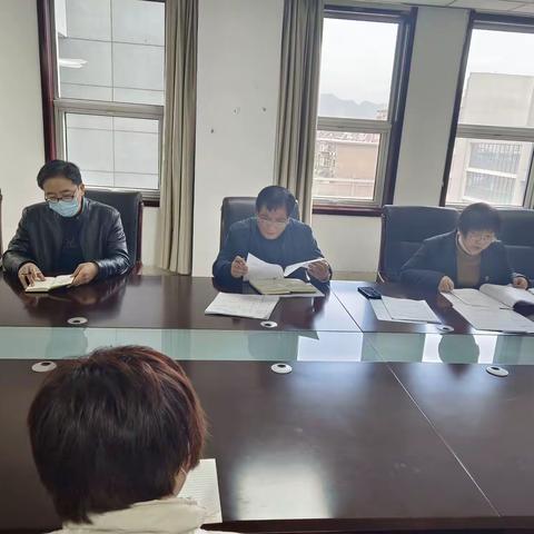 区医保局传达贯彻打好“三场硬仗”和全市深入解放思想扩大对外开放会议精神