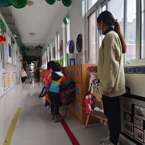 爱心育童心，乐教促乐学———经济开发区实验小学幼儿园中二班.