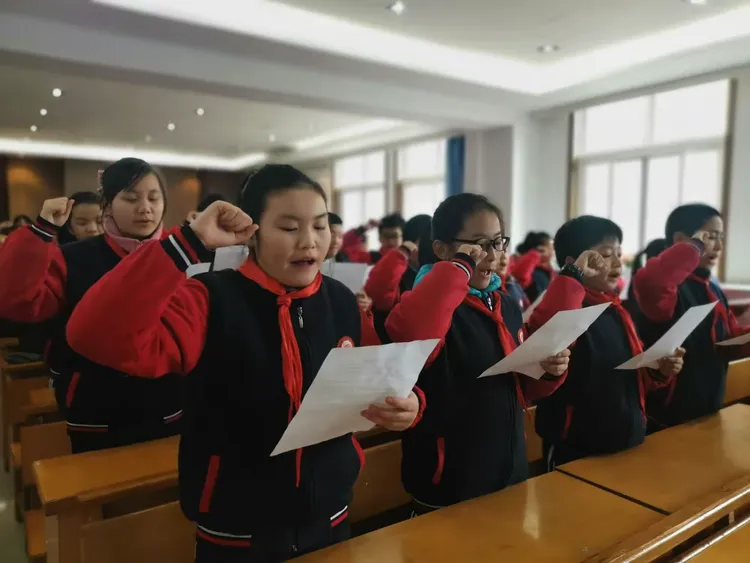 【碑林教育】仁厚庄小学开展少年模拟法庭活动