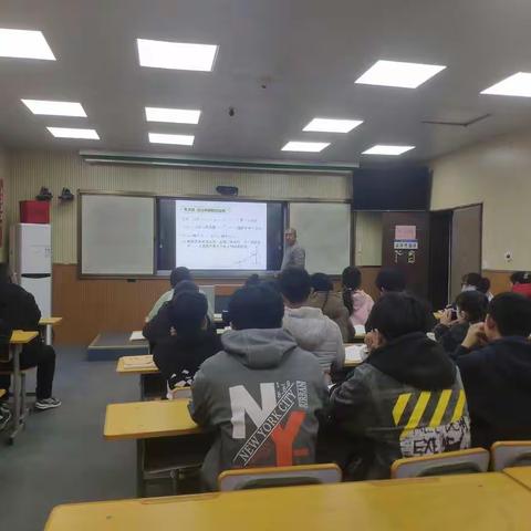 都里镇一中进行开学教研活动