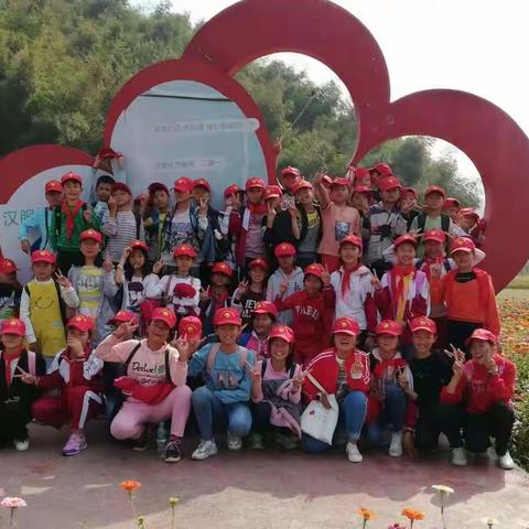 相约九龙溪 放飞童年梦         ——南昌县武阳镇泗洪小学2019秋季湾里九龙溪研学活动