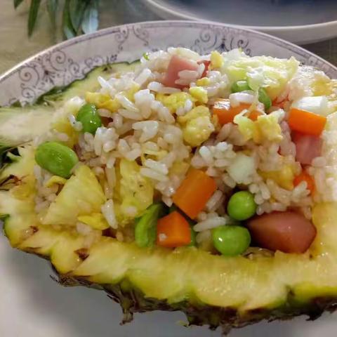 菠萝炒饭——覃俊霖