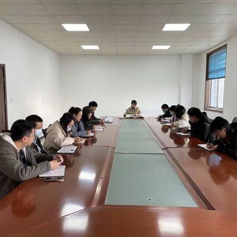 区人社服务中心组织学习《巩固拓展脱贫攻坚成果同乡村振兴有效衔接应知应会政策问答》