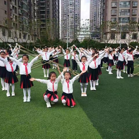 三7班小海豚中队“同心向党喜迎二十大    民族团结一起向未来”为主题的活动