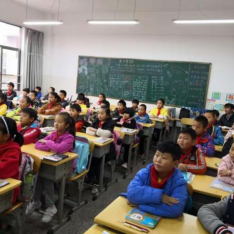 加强常规管理，促进教学提高