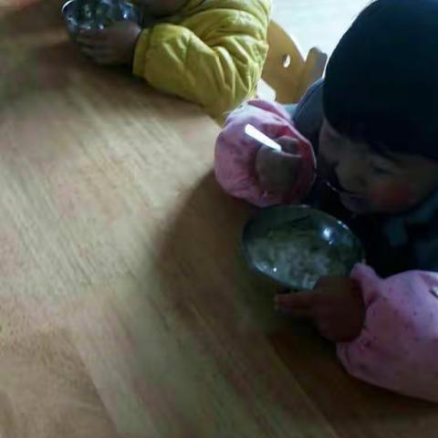 大宝贝在幼儿园的种种，感谢老师们悉心照料，愿宝贝快乐成长！！（副本）