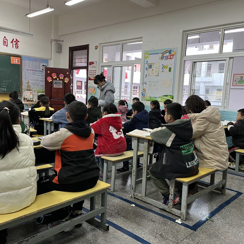 棠梅小学数学组开展“基于增效减负，提高学生核心素养”专题研讨活动