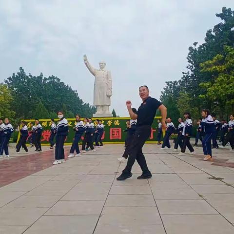 阳光体育激活青春校园         —平罗中学阳光体育大课间活动