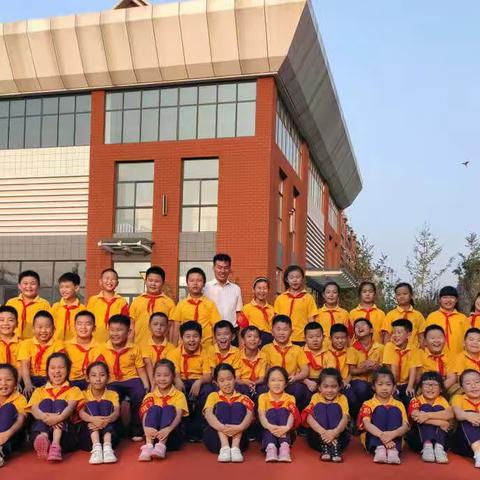 成长中的济宁市霍家街小学桃源三三班