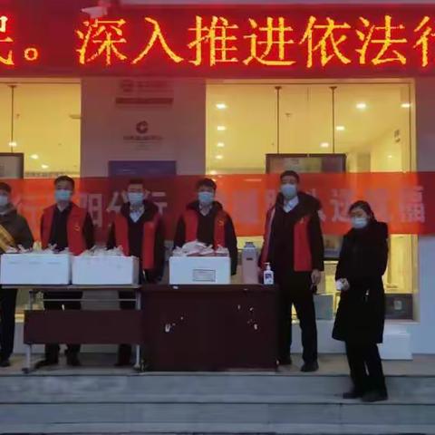 港湾送粥暖人心